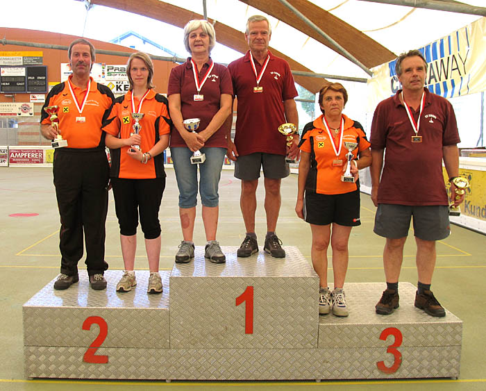 die 3 Erstplatzierten Damen und Senioren - von links: 2. Rang: Johannes Lanner und Stefanie Lanner, 1. Rang: Eberl Anni und Klaus Kurz, 3. Rang: Roswitha Lanner und Alois Margreiter 