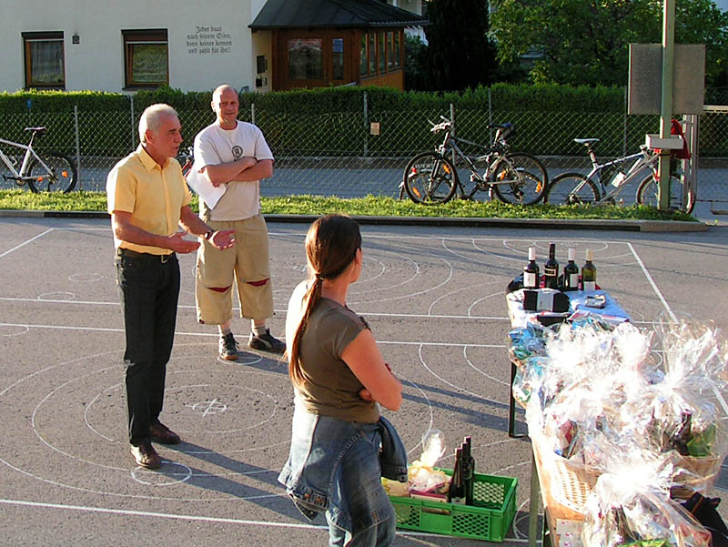 GR Peter Lanbach mit Markus und Sabine Mächler bei der Siegerehrung 