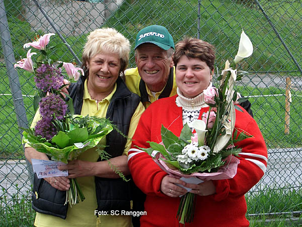 WBL Mair Helene, Schiri Volina Gabi mit Obmann Franz Rathgeb 